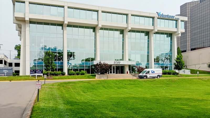 1-2 person office space Nashville &mdash; The glass frontage and lawn at 3200 West End Avenue