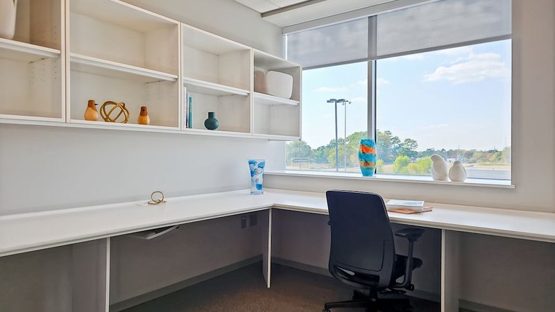 Cheap coworking space, KMG Building in Louisville