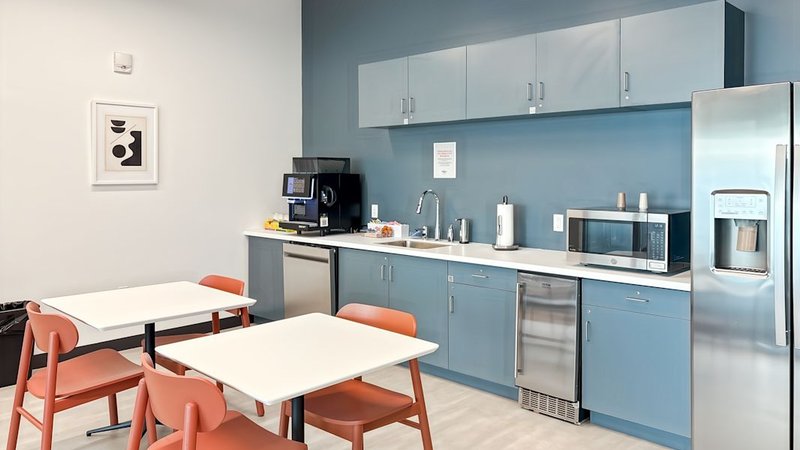 coworking space long island city - 36th Avenue day desk