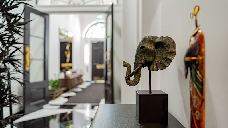 day office camden - 39 Fitzroy Square day office by Signature