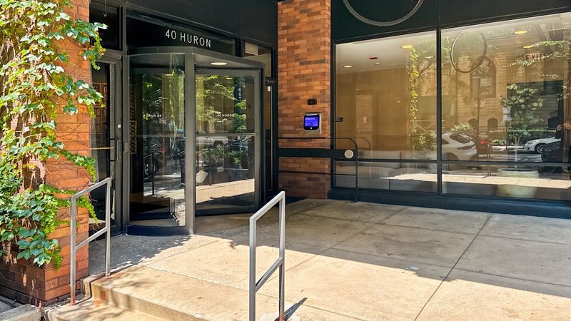 day office space rental option at 40 E Huron St, Chicago