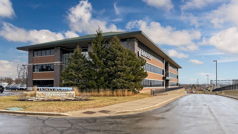 day office Milwaukee - Honey Creek Corporate Center IV