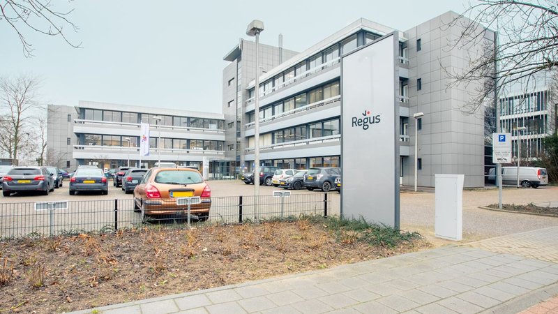 Laan van Westroijen 6, Tiel