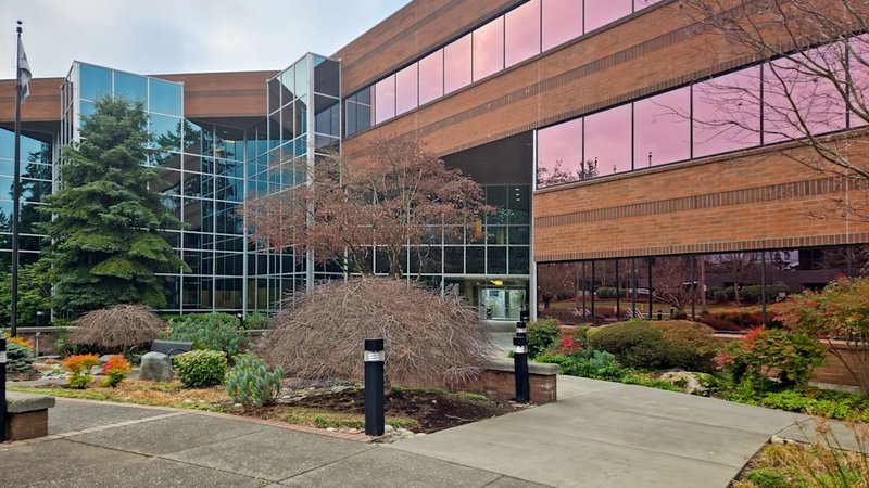 Ridgewood Corporate Square private office in Bellevue, WA