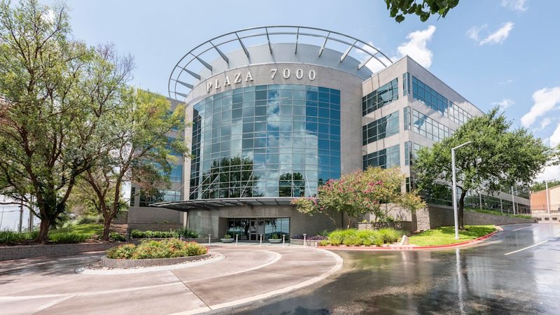 Plaza 7000 meeting room by Regus in Austin