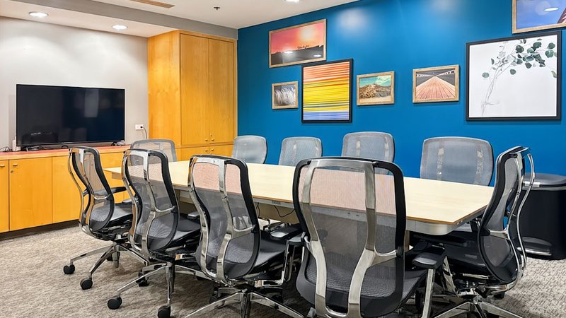 meeting room campbell - the 10-person boardroom at Legacy Hamilton Plaza