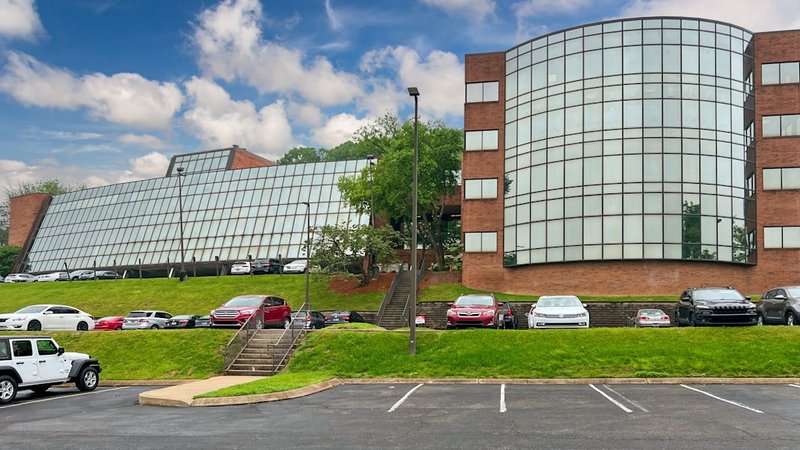 201 Summit View Drive meeting room in Nashville