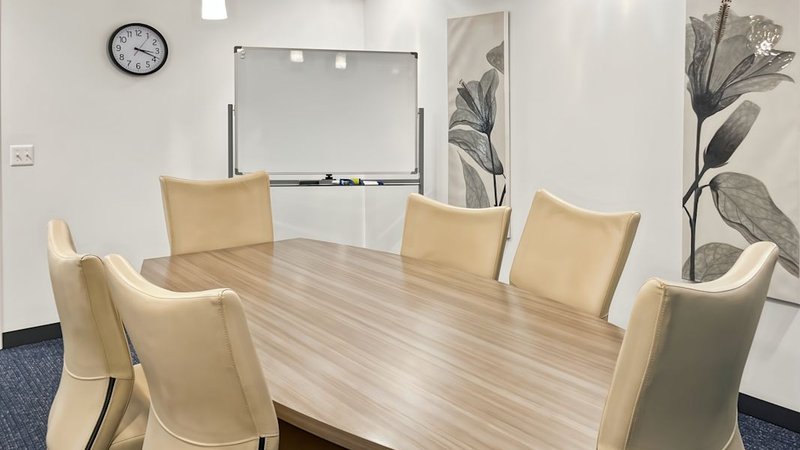 meeting room novi - 41430 Grand River Ave in Novi
