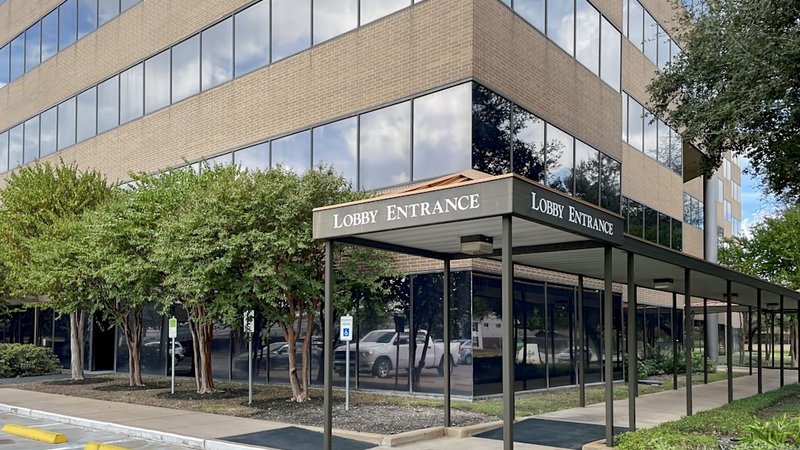 2500 Wilcrest Drive private office in Houston