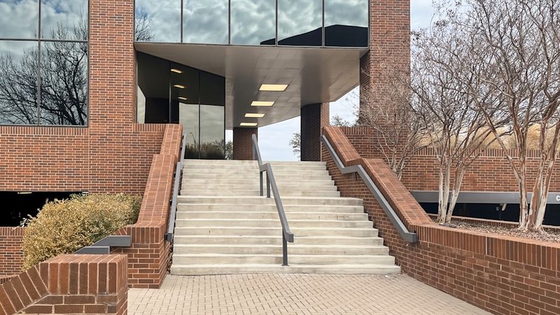 office space for rent dallas - MacArthur Center II in Irving
