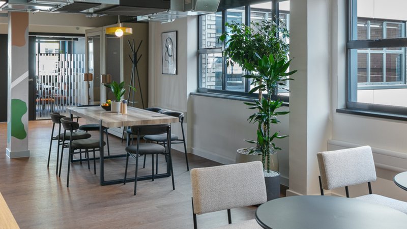 Beton private office space near Islington