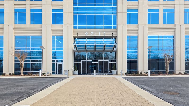 office space Rockville - 9711 Washingtonian Boulevard private office in Gaithersburg, MD