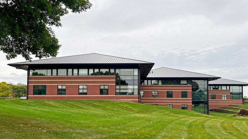 1601 West Lakes Parkway private offices in West Des Moines