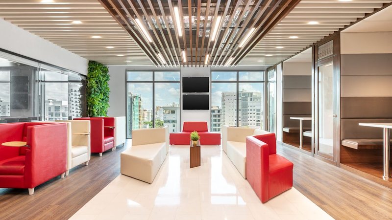 Recepción de Roble Corporate Centre en Santo Domingo