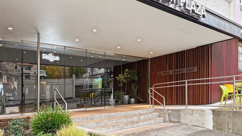 small meeting room - Gem Plaza in Seattle