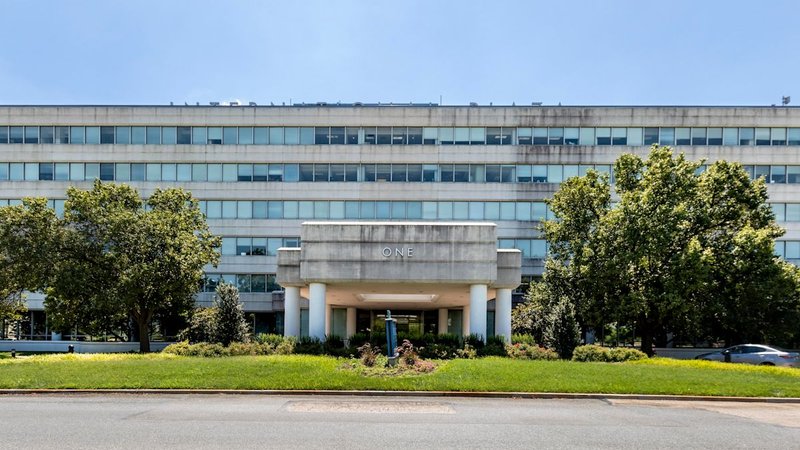 International Plaza private office in Philadelphia, operated by Regus