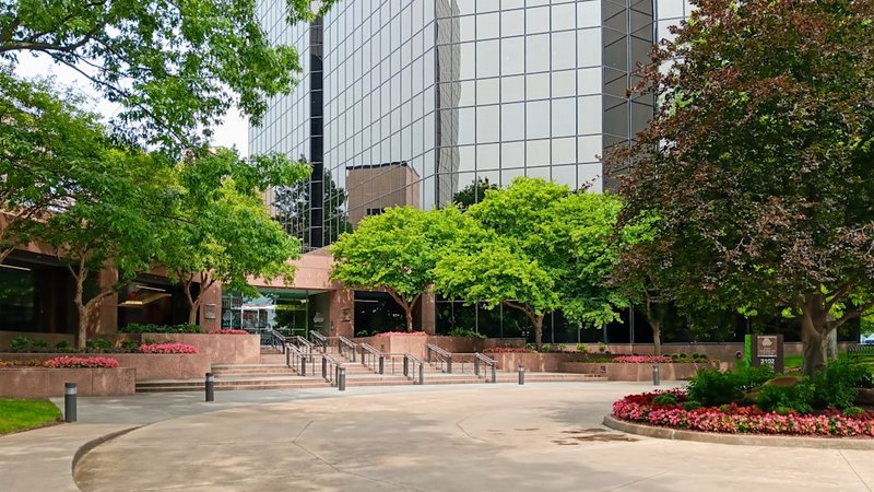 1-2 person office space Nashville &mdash; Plaza entrance at Two American Center