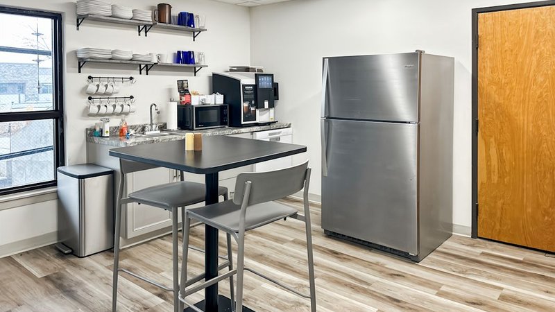 4-person meeting room at Regus W Elder St, Boise